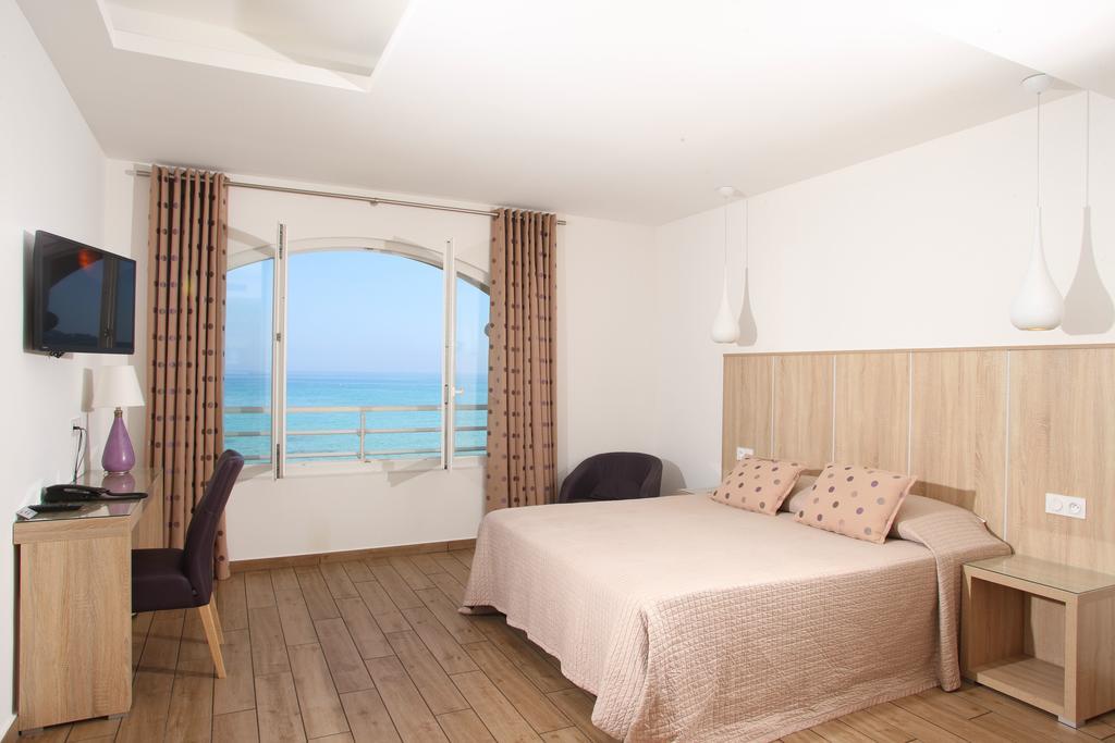Hotel Beau Rivage Algajola  Room photo